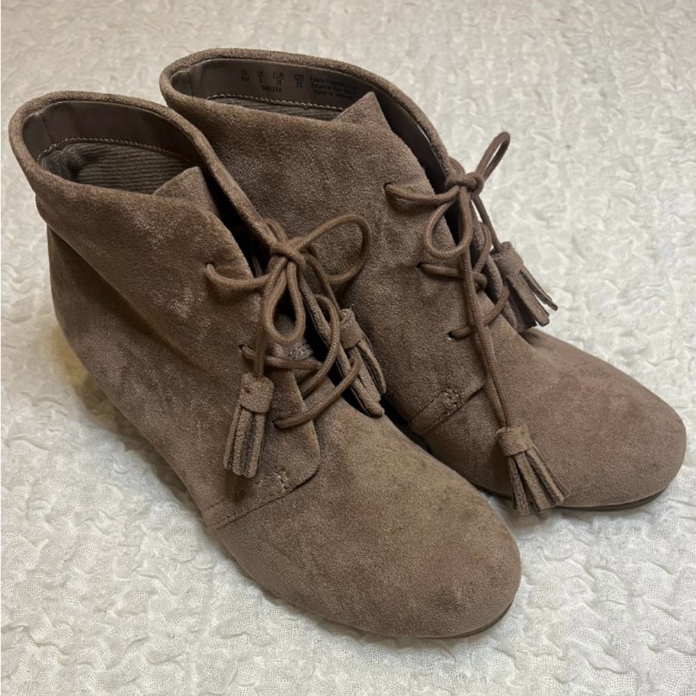Dr. Scholl's Dakota wedge bootie- size 8